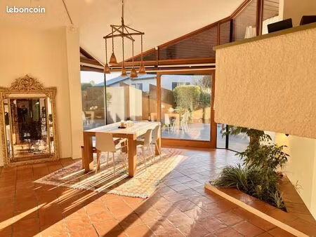 propriété 5 pièces 136 m²