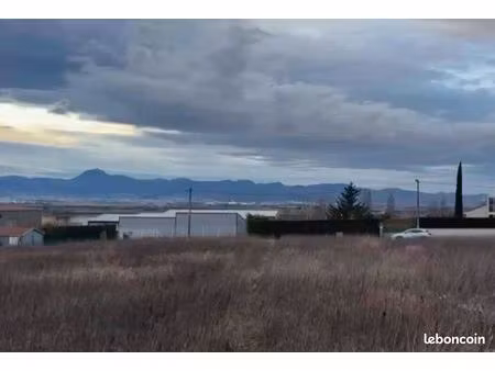 parcelle viabilisée au plus grand calme avec vue dégagée