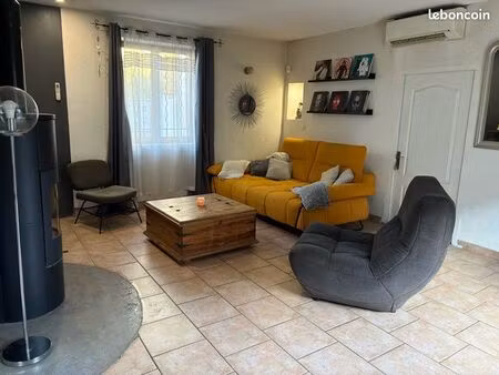 maison chaleureuse  lumineuse et très fonctionnelle  avec piscine  véranda 4 saisons et gr