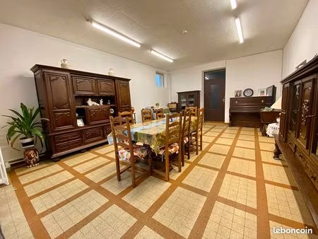 maison 9 pièces 210 m²