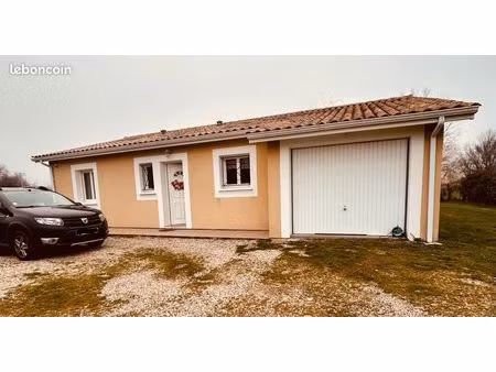 maison familiale 90 m² sur terrain de 875 m² – garage isolé  climatiseur & sécurité  à 2 m