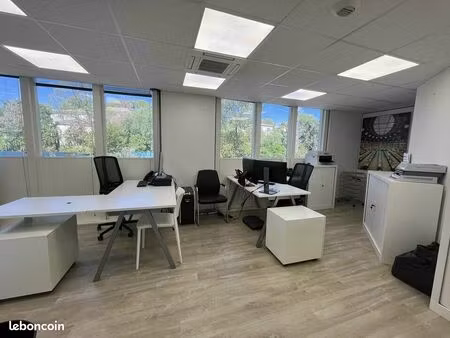 bureaux 106 m²
