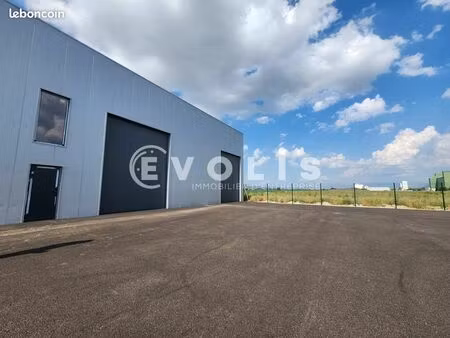 local d'activité 1 080 m²