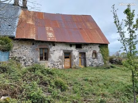 maison auvergnate avec vue sur le sancy