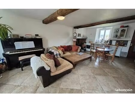 corps de ferme avec habitation 116m2 sur 4500 m2 de terrain