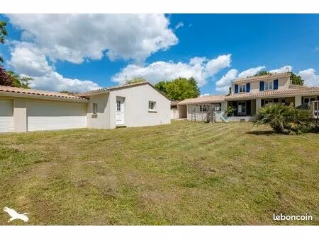 maison 9 pièces 229 m²