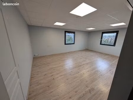 bureau professionnel de 25 m² – pont-évêque