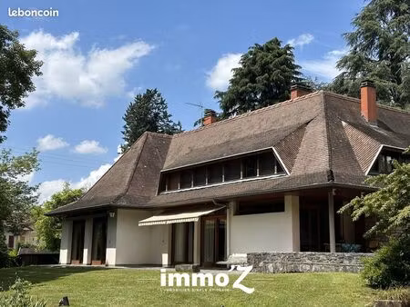 maison 10 pièces 365 m²