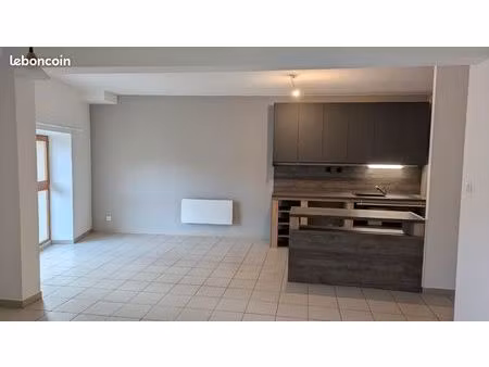 loue à mens (38) appartement vide f4 rénové entièrement  disponible