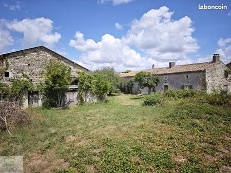 maison 4 pièces 330 m²