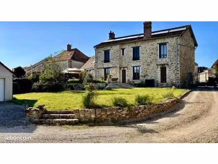 maison meulière familiale de 225 m²  5 chambres  une salle de bain et une salle d’eau  deu