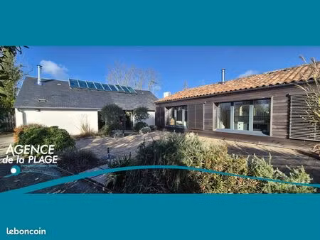 propriété 5 pièces 211 m²