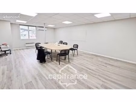 bureaux 82 m²