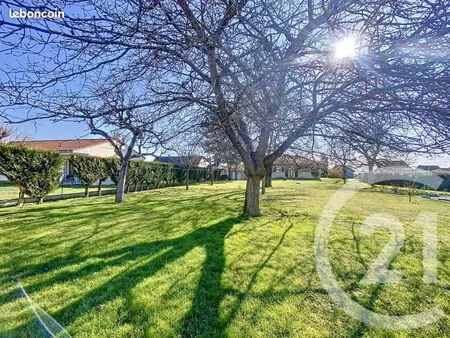 terrain 1 014 m² effiat