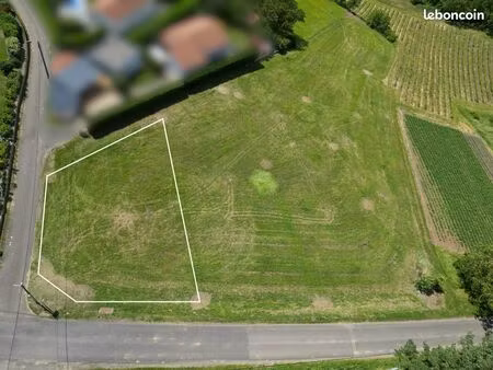 terrain constructible lachaux 535m²