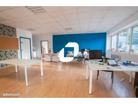 bureau 158 m²