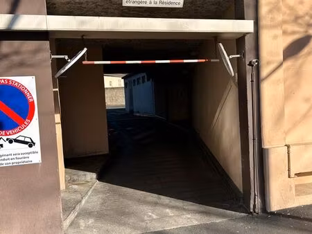 parking extérieur clermont