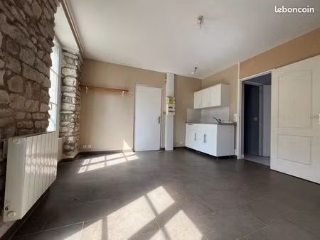 charmant deux-pièces idéalement situé proche des commerces