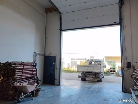 entrepôt avec mezzanine