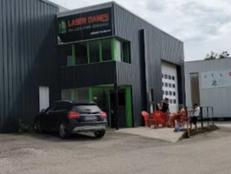 local 880 m2 615000 euros avec locataire en place