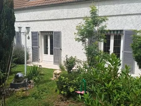 à 15 min de nevers et 5 min autoroute