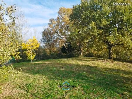 terrain 2 800 m² giroussens