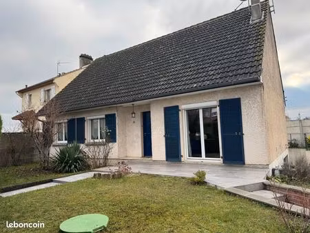maison de plain pied a 10 mins zone industrielle nord et 5 mins de vignacourt