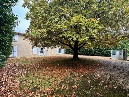 maison de village en pierres