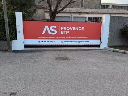 à louer local pro/commercail brut de 130m2