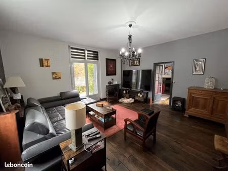 maison 9 pièces 196 m²