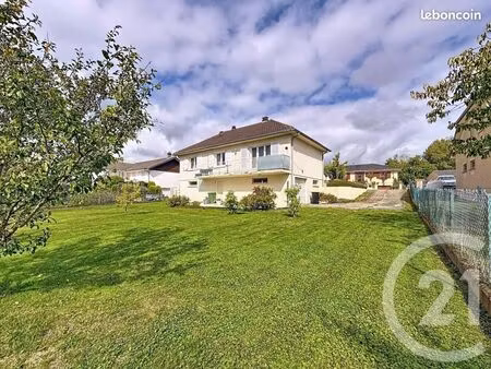 villa 5 pièces 102 m²