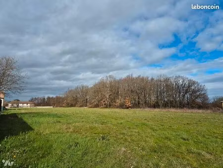 terrain 800 m² a saint sardos 82600