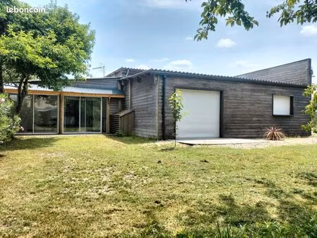 location local d'activités / bureaux 135m² . terrain 933 m²