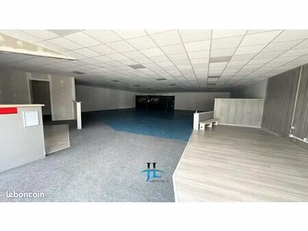 local commercial 390 m²