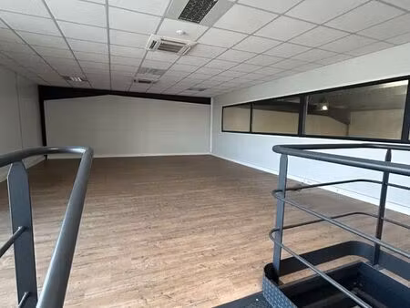 local 210 m² val de reuil