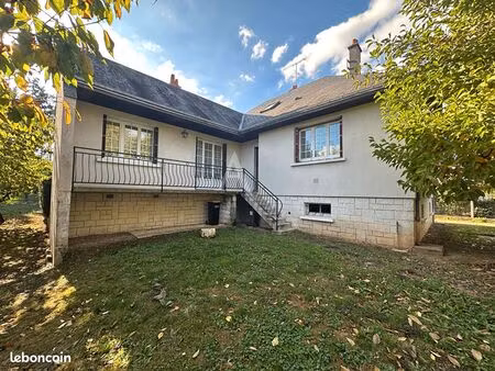 maison 8 pièces 147 m²