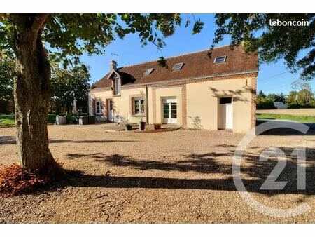 longère 4 pièces 139 m²