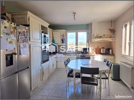 propriété 8 pièces 164 m²