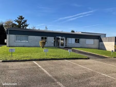 bâtiment de plein pied  177m2  accès pmr  