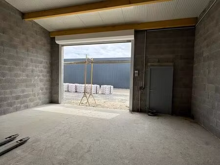 a louer local de 200m2