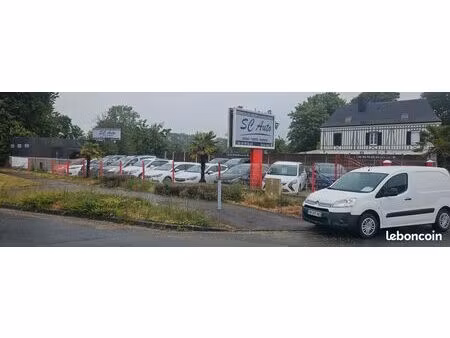 parc automobile axe très passant