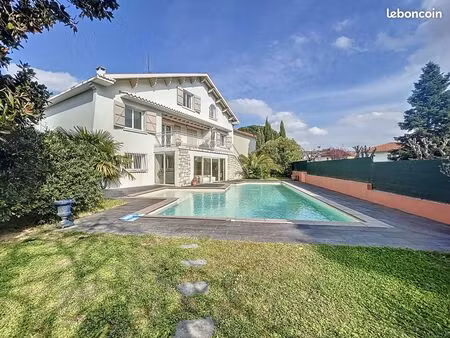 sublime demeure de 289m² avec piscine à l'union (31240)