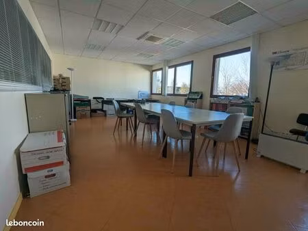 bureaux 144 m²