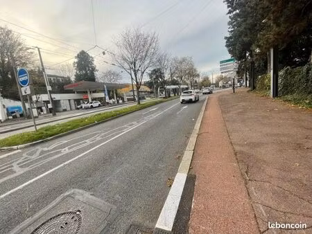 commerce beauté/coiffure 67 m²