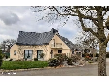 propriété 8 pièces 181m² sur 2500m² de terrain