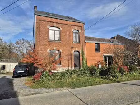 maison villageoise 4 façades avec de nombreuses possibilités