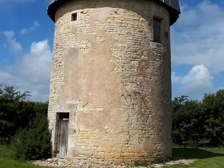 propriété avec deux moulins à vent