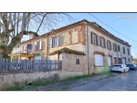 immeuble locatif de 5 appartements + 1200m2 de terrain