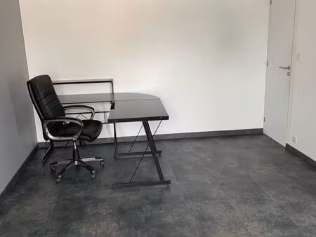 location bureau/local commercial à nexon