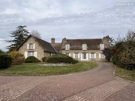 propriété 10 pièces 255 m²